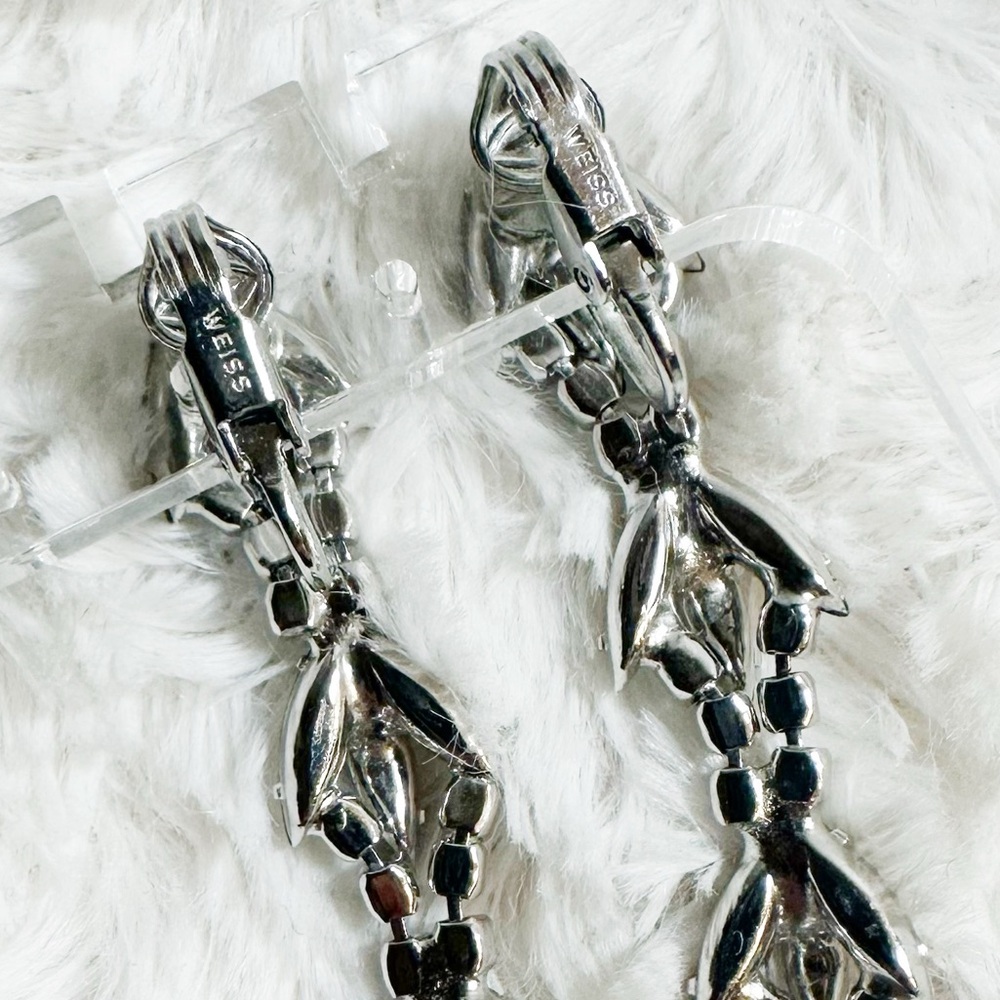 Vintage Weiss Clip On Earrings - Picture 2 of 3